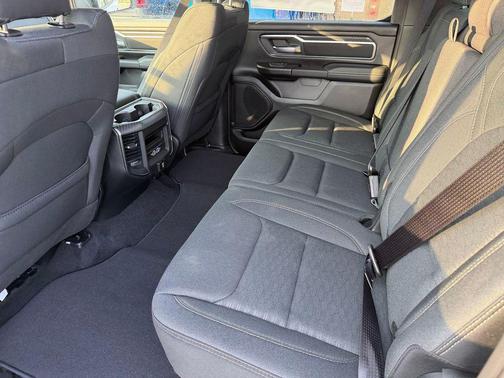 Granite Crystal Metallic Clearcoat 2026 RAM 1500 Big Horn/Lone Star