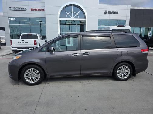 2013 Toyota Sienna XLE