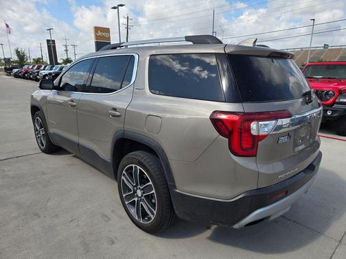 Light Stone Metallic 2022 GMC Acadia FWD SLT