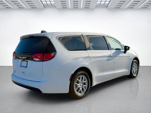 Bright White Clearcoat 2026 Chrysler Voyager LX