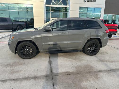 2021 Jeep Grand Cherokee Laredo