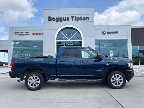 Patriot Blue Pearlcoat 2023 RAM 2500 Big Horn Crew Cab 4x4 6'4' Box
