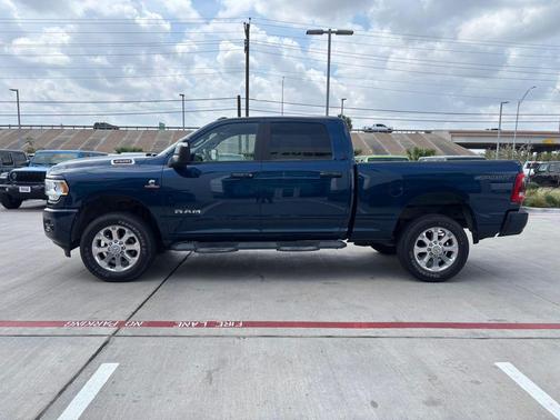 Patriot Blue Pearlcoat 2023 RAM 2500 Big Horn Crew Cab 4x4 6'4' Box