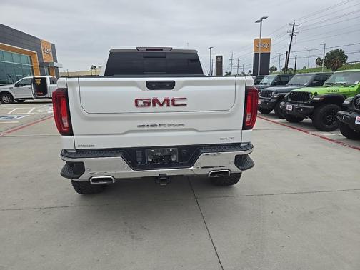 2022 GMC Sierra 1500 SLT