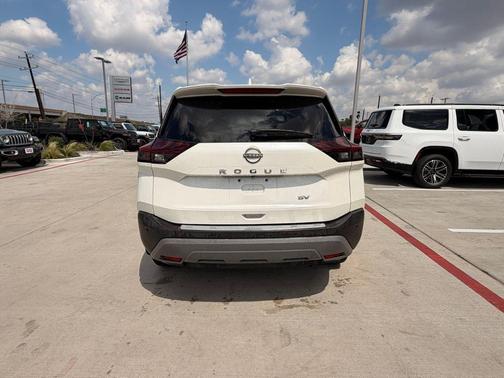 2022 Nissan Rogue SV