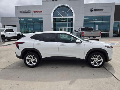 Summit White 2024 Chevrolet Trax LS