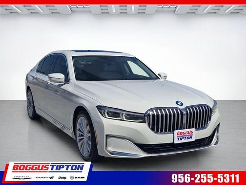 Alpine White 2022 BMW 740 i