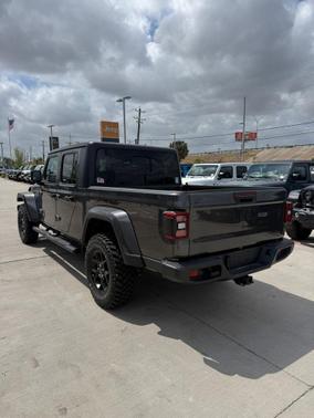 2024 Jeep Gladiator Willys
