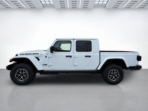 Bright White Clearcoat 2026 Jeep Gladiator Rubicon