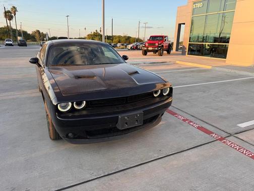 2022 Dodge Challenger SXT