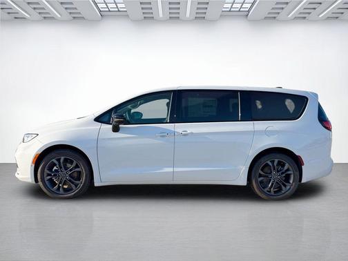 Bright White Clearcoat 2026 Chrysler Pacifica L