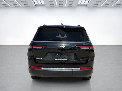 Diamond Black Crystal Pearlcoat 2026 Jeep Grand Cherokee L Laredo