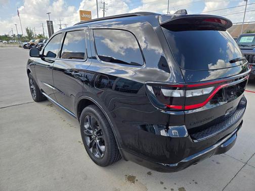 DB Black Crystal Clearcoat 2023 Dodge Durango R/T Plus RWD