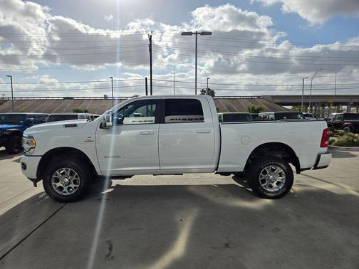 2024 RAM 2500 Laramie Crew Cab 4x4 6'4' Box