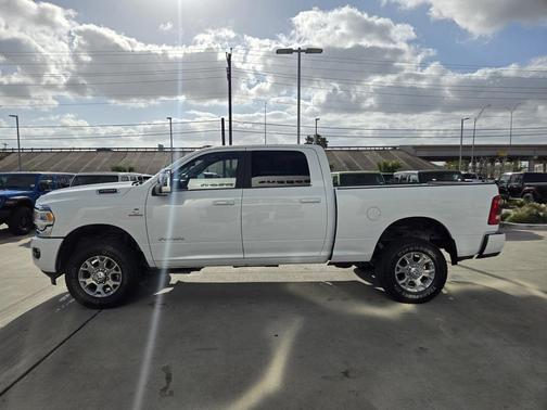 2024 RAM 2500 Laramie Crew Cab 4x4 6'4' Box