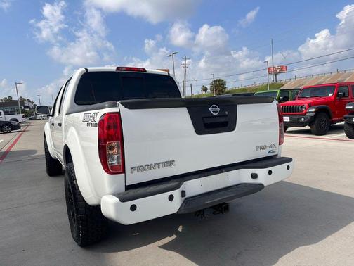 Glacier White 2019 Nissan Frontier PRO-4X