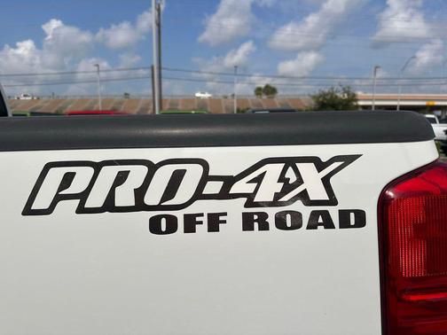 Glacier White 2019 Nissan Frontier PRO-4X