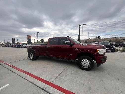 2019 RAM 3500 Laramie Crew Cab 4x4 8' Box