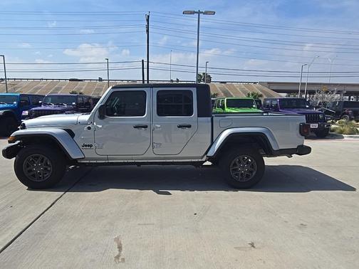 2024 Jeep Gladiator Sport S