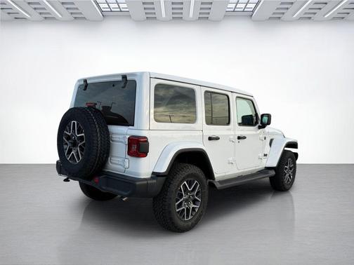 Bright White Clearcoat 2026 Jeep Wrangler 4-Door Sahara 4x4