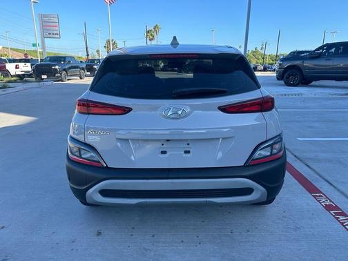 2023 Hyundai KONA SE