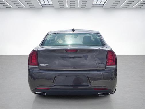 2023 Chrysler 300 Touring