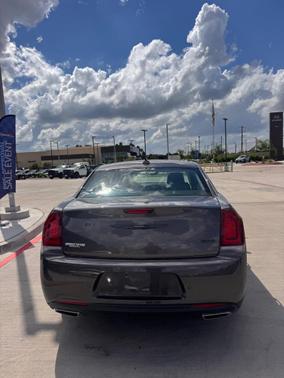 2023 Chrysler 300 Touring