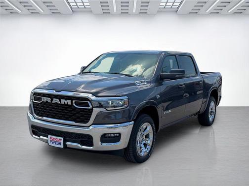 Granite Crystal Metallic Clearcoat 2026 RAM 1500 Big Horn/Lone Star