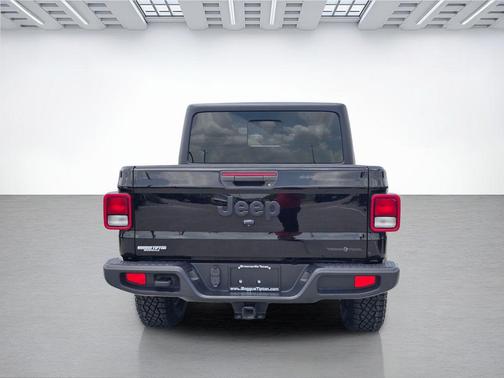 Black Clearcoat 2022 Jeep Gladiator Sport