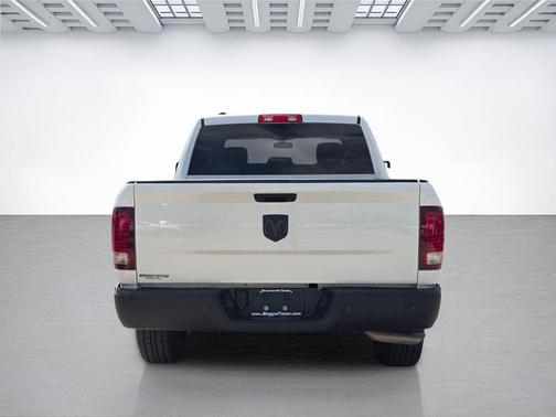 2024 RAM 1500 Classic Warlock Crew Cab 4x2 5'7' Box