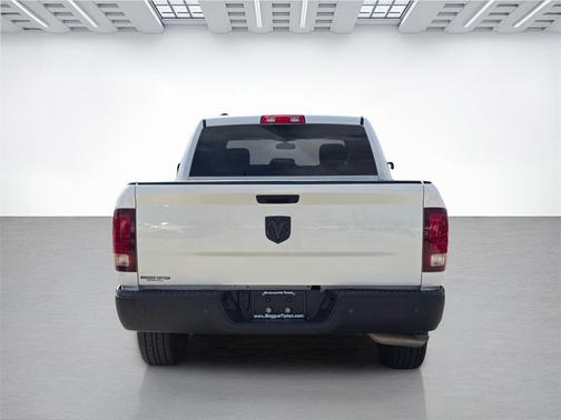 2024 RAM 1500 Classic Warlock Crew Cab 4x2 5'7' Box