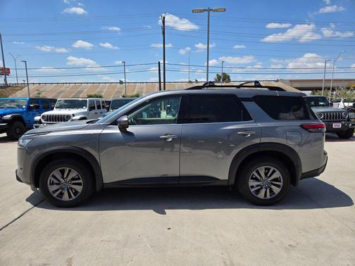 2022 Nissan Pathfinder SV 2WD