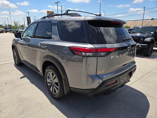 2022 Nissan Pathfinder SV 2WD