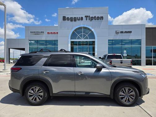 2022 Nissan Pathfinder SV 2WD