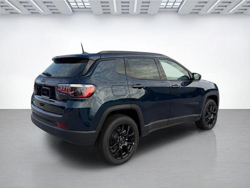 Fathom Blue Pearl Coat 2026 Jeep Compass Latitude