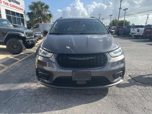 2021 Chrysler Pacifica Touring