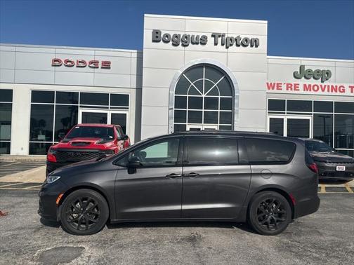 2021 Chrysler Pacifica Touring
