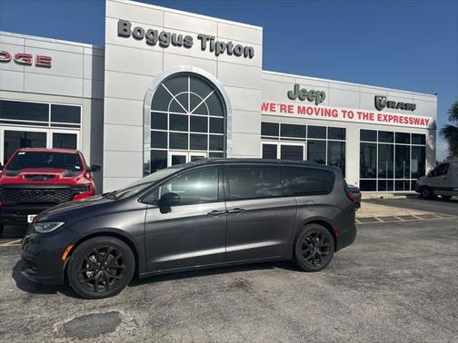 2021 Chrysler Pacifica Touring