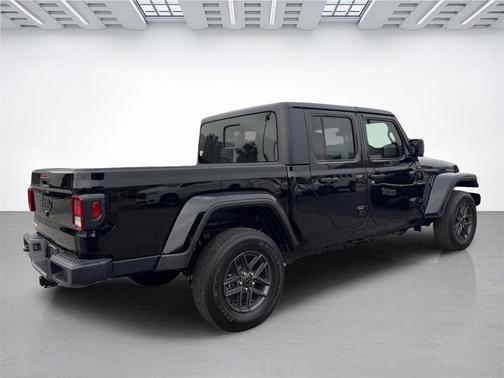 2024 Jeep Gladiator Sport S