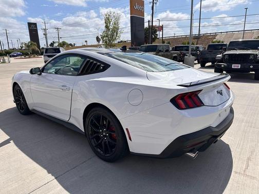2025 Ford Mustang EcoBoost