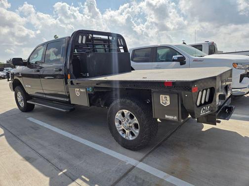 Diamond Black Crystal Pearlcoat 2022 RAM 3500 Lone Star Crew Cab 4x4 8' Box