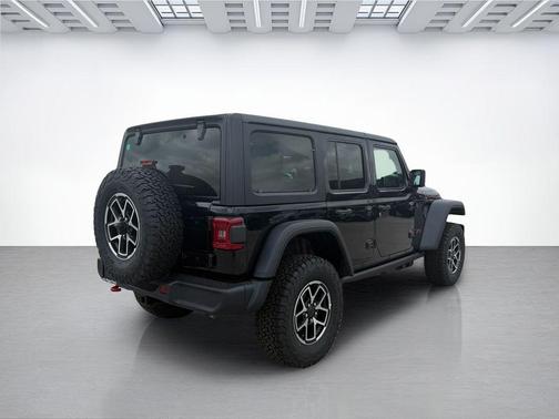 Black Clearcoat 2026 Jeep Wrangler Rubicon