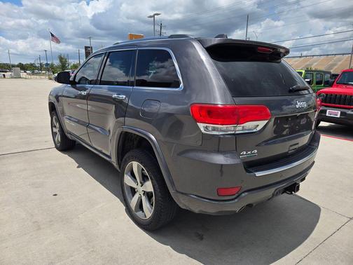 Granite Crystal Metallic Clearcoat 2014 Jeep Grand Cherokee Overland