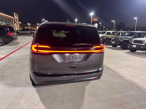 2021 Chrysler Pacifica Touring