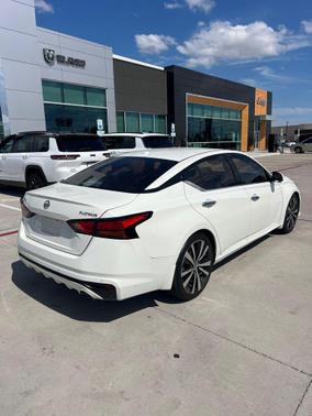 Pearl White Tricoat 2019 Nissan Altima 2.5 Platinum