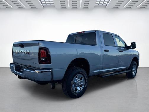 2026 RAM 2500 Tradesman Crew Cab 4x4 6'4' Box