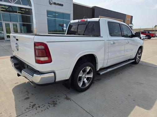 Ivory White Tri-Coat Pearlcoat 2019 RAM 1500 Laramie