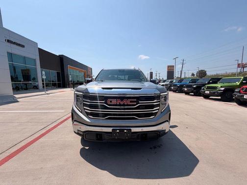 Sterling Metallic 2024 GMC Sierra 1500 SLT