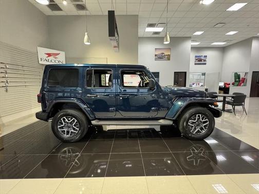 2025 Jeep Wrangler 4-Door Sahara 4x4