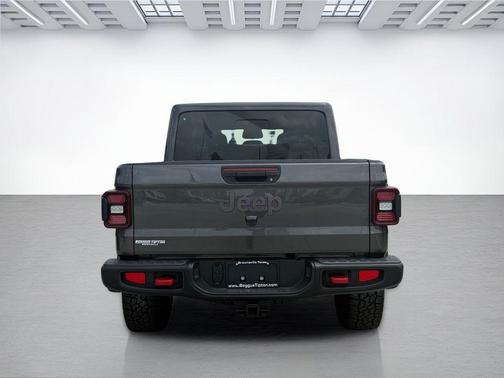 Granite Crystal Metallic Clearcoat 2026 Jeep Gladiator Rubicon